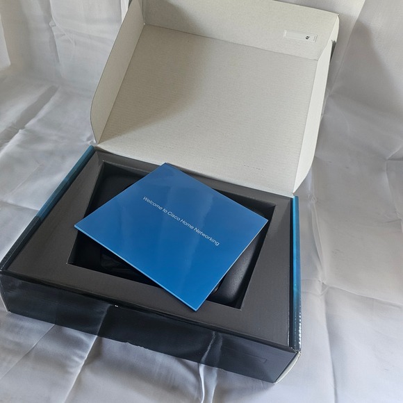 Linksys E1000 Wireless-N Router 2.4 GHz Band Fast Ethernet Home Network - Picture 3 of 6